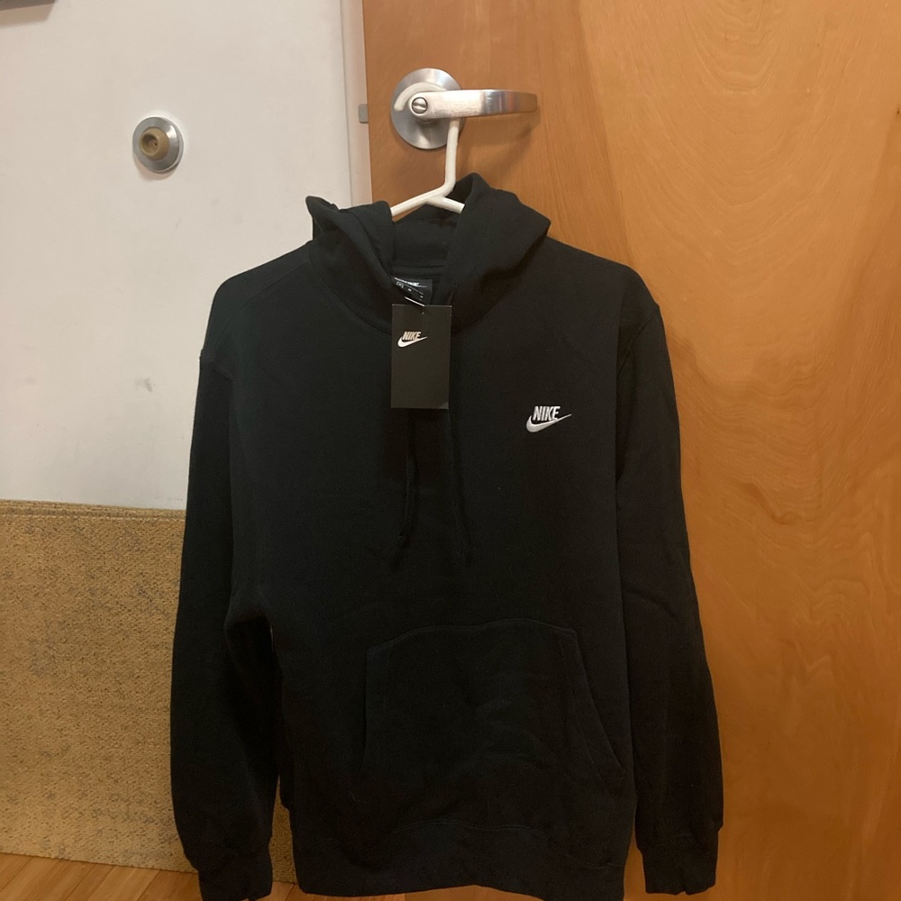 Brand new with tags sz Medium Nike hood never worn